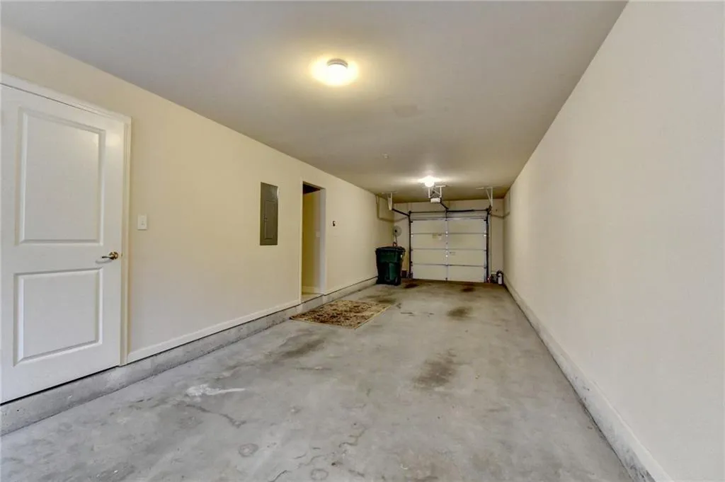 6444 Chariot Street, Atlanta, Georgia 30328, 3 Bedrooms Bedrooms, ,3 BathroomsBathrooms,Residential,Sold,6444 Chariot Street,7536474