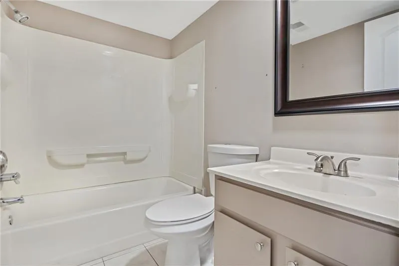 725 Dalrymple Road Unit 8b, Sandy Springs, Georgia 30328, 2 Bedrooms Bedrooms, ,2 BathroomsBathrooms,Residential,Sold,725 Dalrymple Road Unit 8b,6631304