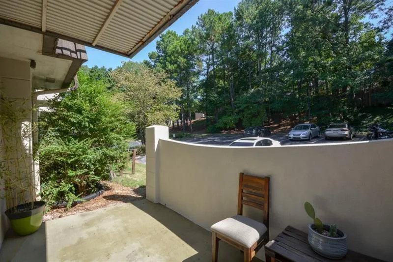 725 Dalrymple Road Unit 8b, Sandy Springs, Georgia 30328, 2 Bedrooms Bedrooms, ,2 BathroomsBathrooms,Residential,Sold,725 Dalrymple Road Unit 8b,6631304