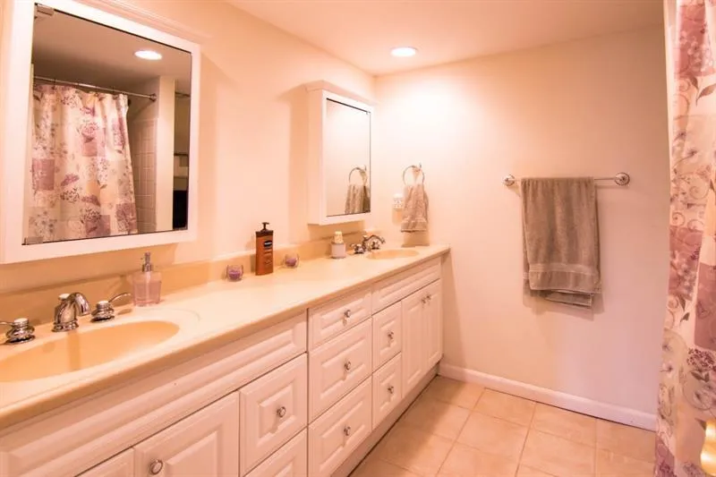 6851 Roswell Road Unit Q-10, Sandy Springs, Georgia 30328, 3 Bedrooms Bedrooms, ,2 BathroomsBathrooms,Residential,Sold,6851 Roswell Road Unit Q-10,5991243