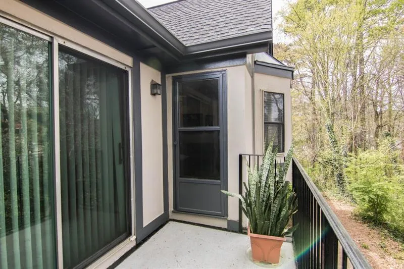 6851 Roswell Road Unit Q-10, Sandy Springs, Georgia 30328, 3 Bedrooms Bedrooms, ,2 BathroomsBathrooms,Residential,Sold,6851 Roswell Road Unit Q-10,5991243