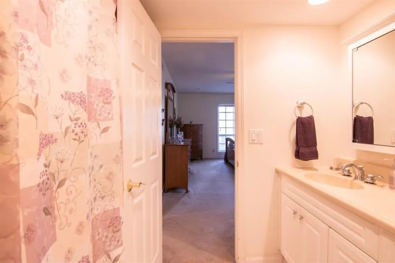 6851 Roswell Road Unit Q-10, Sandy Springs, Georgia 30328, 3 Bedrooms Bedrooms, ,2 BathroomsBathrooms,Residential,Sold,6851 Roswell Road Unit Q-10,5991243