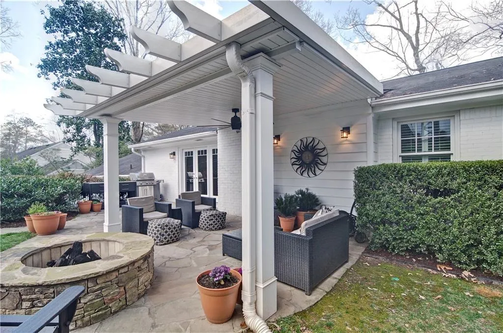 Perfect for Entertaining Family and Friends!