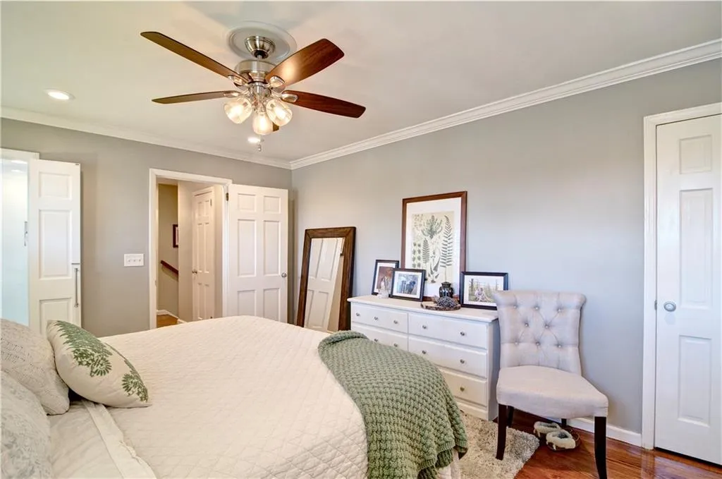 Beautiful Owner's Suite on Upper Level