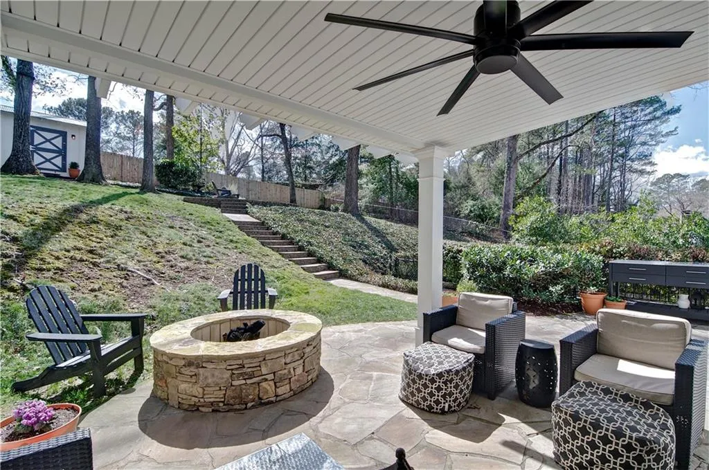 Covered Back Patio, Push Button Fire Pit!