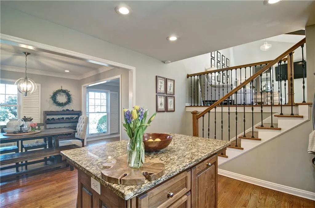 Contemporary Ambience Inside!