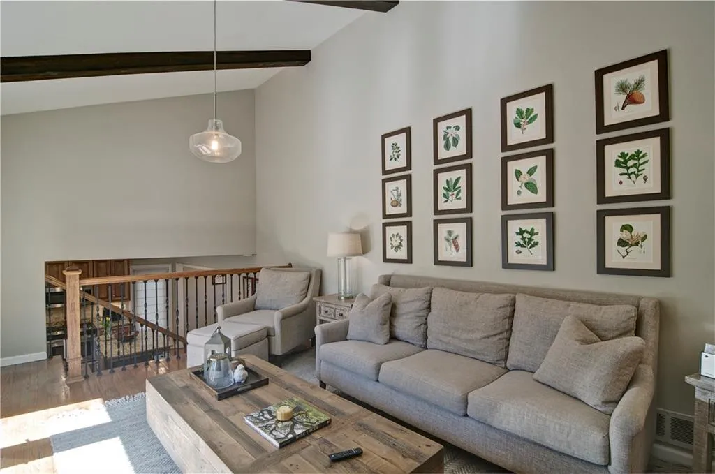 Keping Room Overlooks Kit and Dining