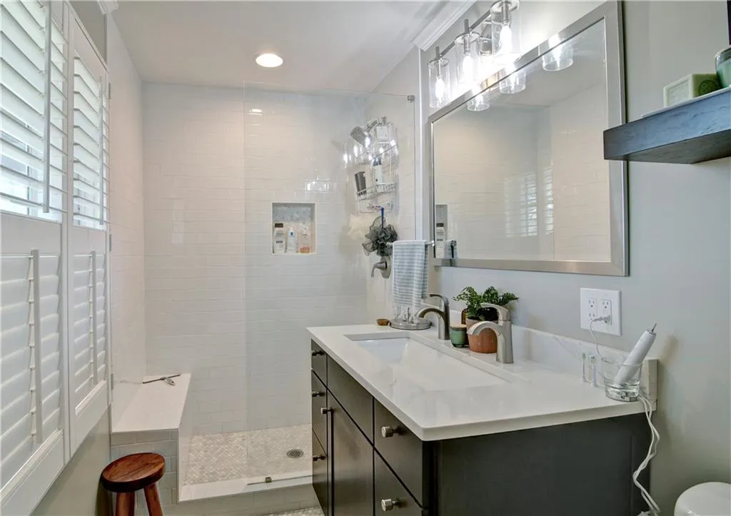Totally Renovated Master Bath with Marble!