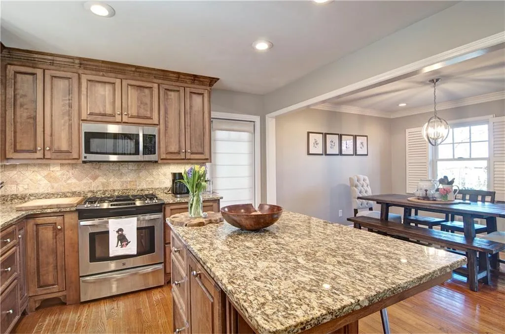 Stainless Appliances Incl Gas Range