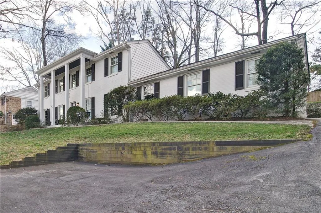 Extra Guest Parking Pad off Front Driveway