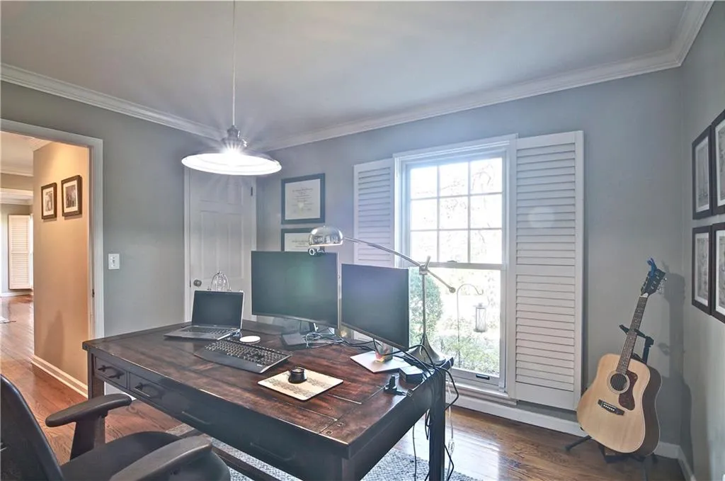 Walk-In Closet with Organizer