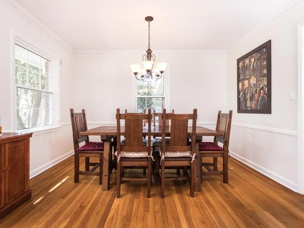 4530 Jolyn Place, Sandy Springs, Georgia 30342, 2 Bedrooms Bedrooms, ,2 BathroomsBathrooms,Residential,Sold,4530 Jolyn Place,5666868