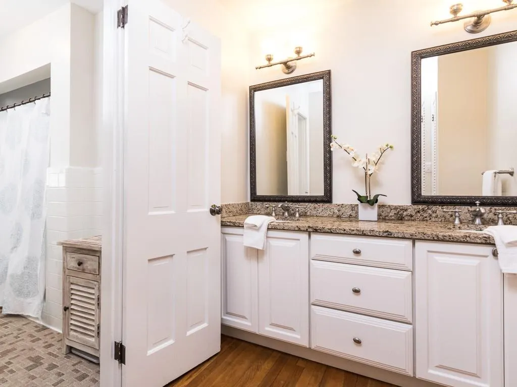 4530 Jolyn Place, Sandy Springs, Georgia 30342, 2 Bedrooms Bedrooms, ,2 BathroomsBathrooms,Residential,Sold,4530 Jolyn Place,5666868