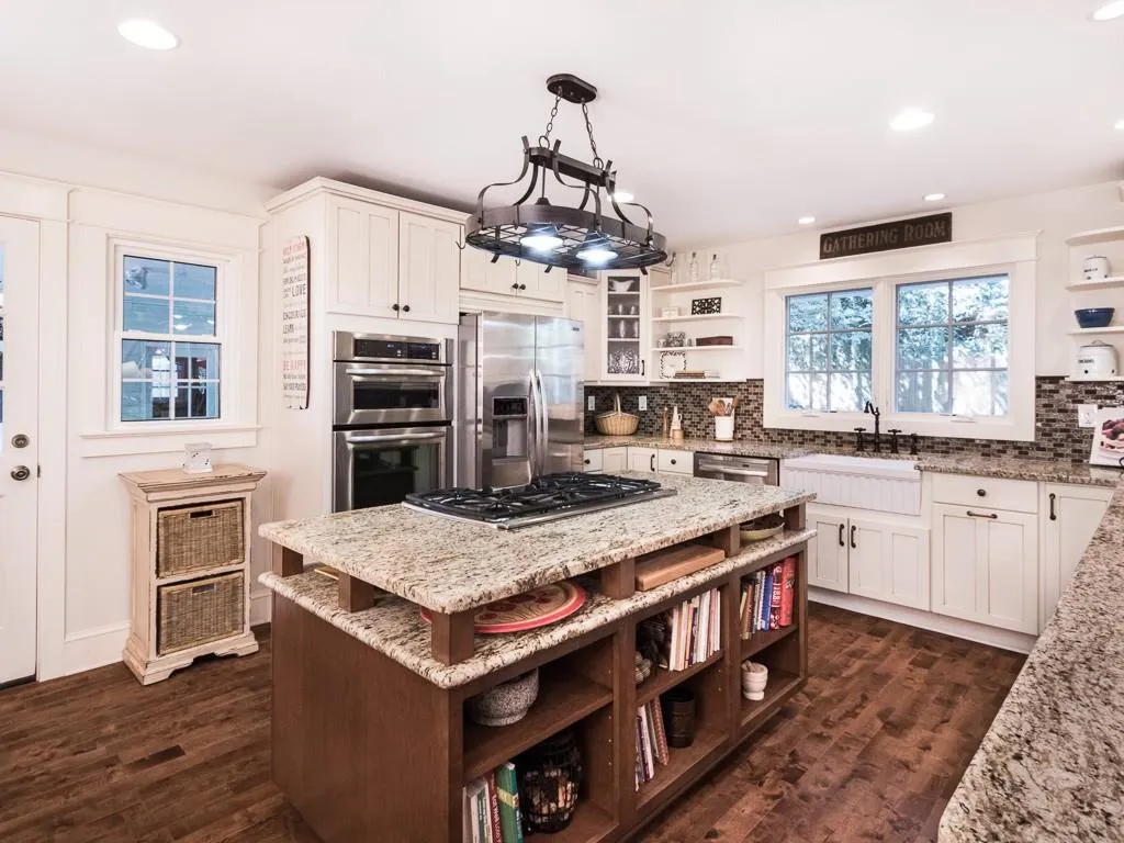 4530 Jolyn Place, Sandy Springs, Georgia 30342, 2 Bedrooms Bedrooms, ,2 BathroomsBathrooms,Residential,Sold,4530 Jolyn Place,5666868