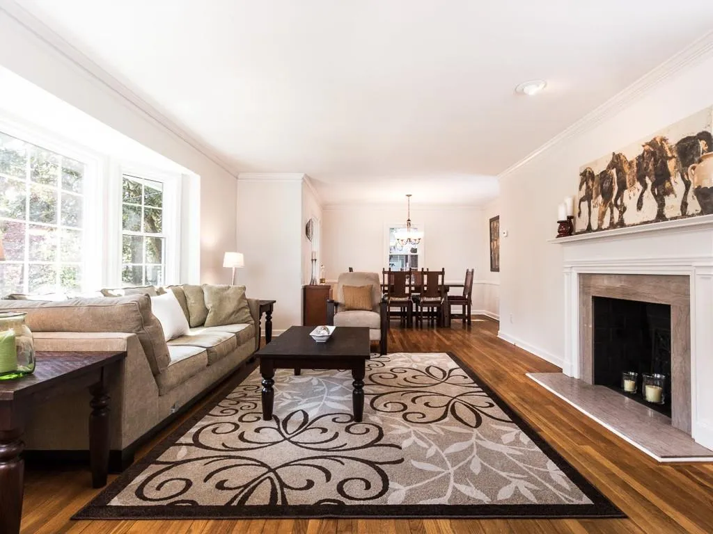4530 Jolyn Place, Sandy Springs, Georgia 30342, 2 Bedrooms Bedrooms, ,2 BathroomsBathrooms,Residential,Sold,4530 Jolyn Place,5666868