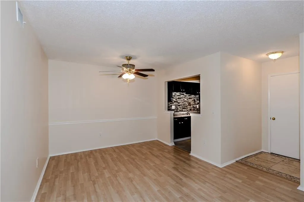 2612 Huntingdon Chase, Sandy Springs, Georgia 30350, 2 Bedrooms Bedrooms, ,1 BathroomBathrooms,Residential,Sold,2612 Huntingdon Chase,5803372