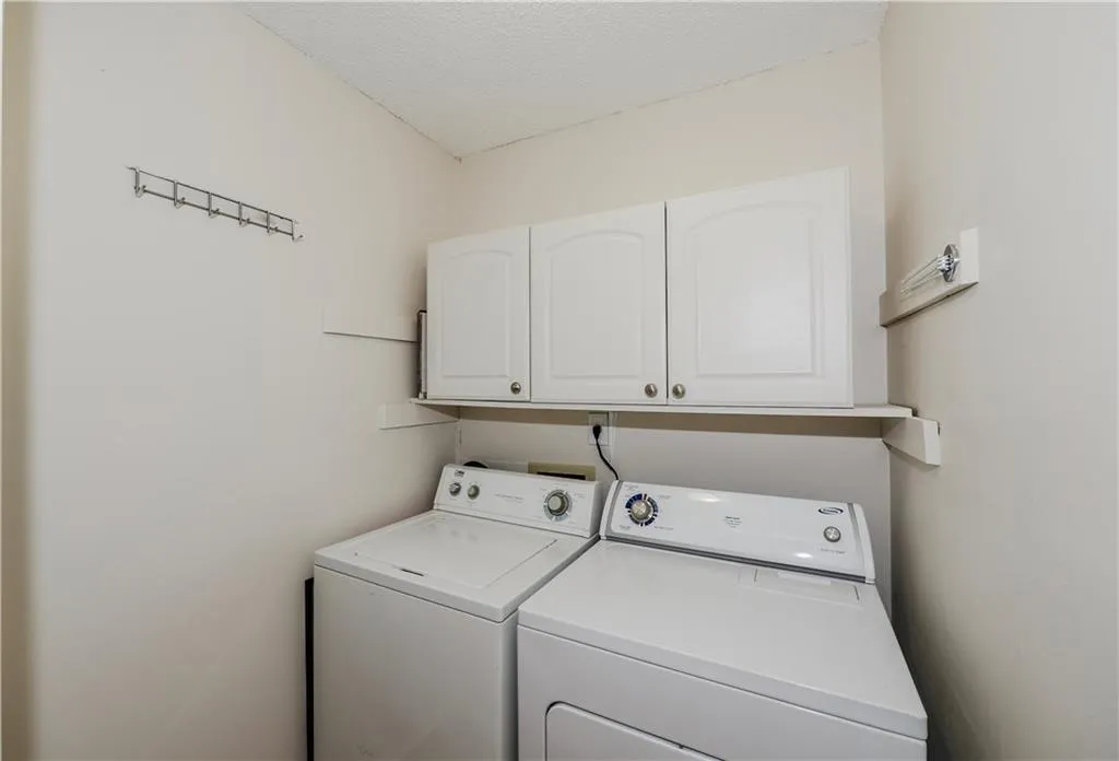 2612 Huntingdon Chase, Sandy Springs, Georgia 30350, 2 Bedrooms Bedrooms, ,1 BathroomBathrooms,Residential,Sold,2612 Huntingdon Chase,5803372