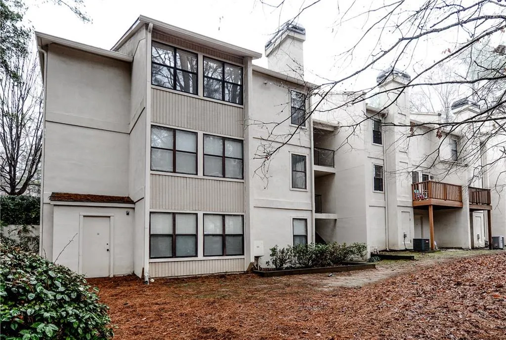 2612 Huntingdon Chase, Sandy Springs, Georgia 30350, 2 Bedrooms Bedrooms, ,1 BathroomBathrooms,Residential,Sold,2612 Huntingdon Chase,5803372