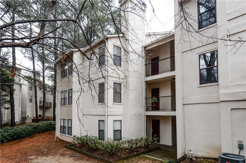 2612 Huntingdon Chase, Sandy Springs, Georgia 30350, 2 Bedrooms Bedrooms, ,1 BathroomBathrooms,Residential,Sold,2612 Huntingdon Chase,5803372