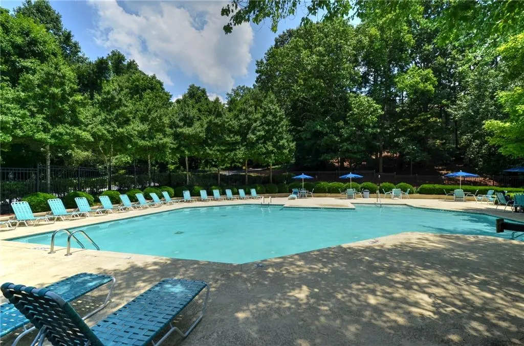 2612 Huntingdon Chase, Sandy Springs, Georgia 30350, 2 Bedrooms Bedrooms, ,1 BathroomBathrooms,Residential,Sold,2612 Huntingdon Chase,5803372