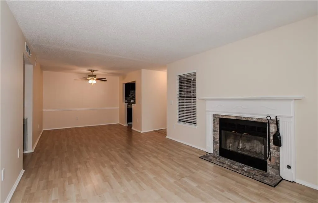 2612 Huntingdon Chase, Sandy Springs, Georgia 30350, 2 Bedrooms Bedrooms, ,1 BathroomBathrooms,Residential,Sold,2612 Huntingdon Chase,5803372
