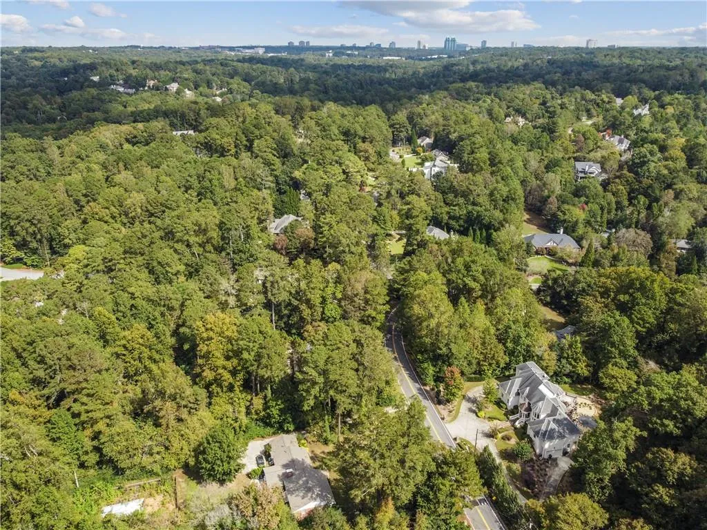 635 Londonberry Road Nw, Sandy Springs, Georgia 30327, 4 Bedrooms Bedrooms, ,3 BathroomsBathrooms,Residential,Sold,635 Londonberry Road Nw,7183628