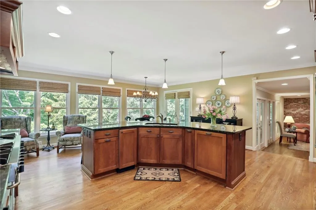 6160 Rivercliffe Drive, Sandy Springs, Georgia 30328, 6 Bedrooms Bedrooms, ,4 BathroomsBathrooms,Residential,Sold,6160 Rivercliffe Drive,7049446