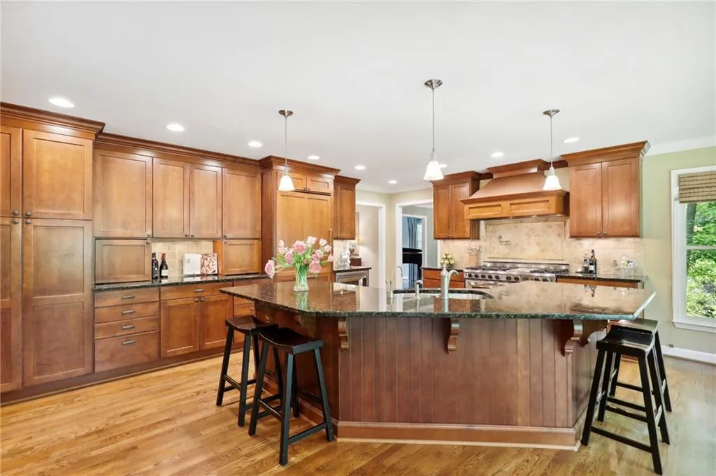6160 Rivercliffe Drive, Sandy Springs, Georgia 30328, 6 Bedrooms Bedrooms, ,4 BathroomsBathrooms,Residential,Sold,6160 Rivercliffe Drive,7049446
