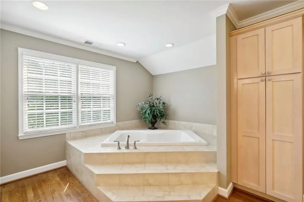 6160 Rivercliffe Drive, Sandy Springs, Georgia 30328, 6 Bedrooms Bedrooms, ,4 BathroomsBathrooms,Residential,Sold,6160 Rivercliffe Drive,7049446