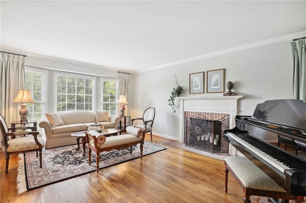 6160 Rivercliffe Drive, Sandy Springs, Georgia 30328, 6 Bedrooms Bedrooms, ,4 BathroomsBathrooms,Residential,Sold,6160 Rivercliffe Drive,7049446