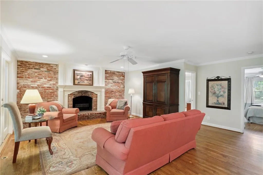 6160 Rivercliffe Drive, Sandy Springs, Georgia 30328, 6 Bedrooms Bedrooms, ,4 BathroomsBathrooms,Residential,Sold,6160 Rivercliffe Drive,7049446