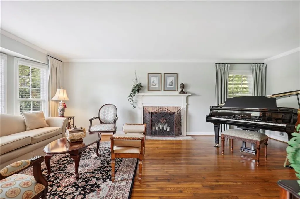 6160 Rivercliffe Drive, Sandy Springs, Georgia 30328, 6 Bedrooms Bedrooms, ,4 BathroomsBathrooms,Residential,Sold,6160 Rivercliffe Drive,7049446