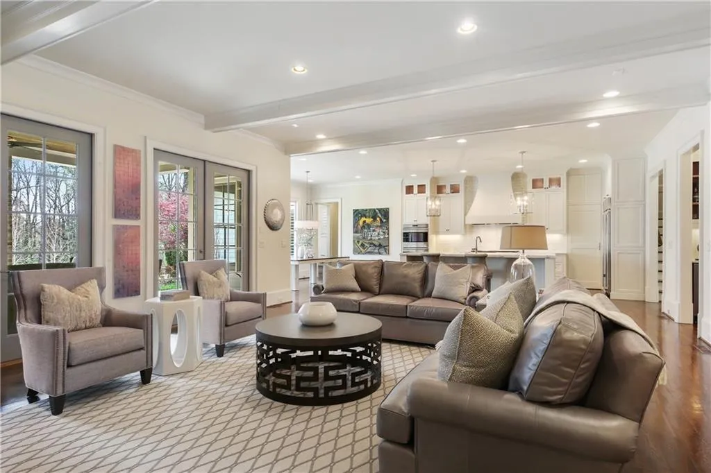744 Moores Mill Road Nw, Atlanta, Georgia 30327, 5 Bedrooms Bedrooms, ,5 BathroomsBathrooms,Residential,Sold,744 Moores Mill Road Nw,5988857