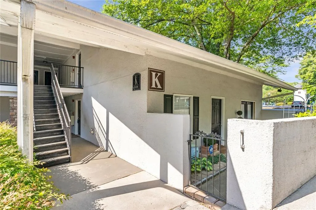 1150 Collier Road Nw Unit K18, Atlanta, Georgia 30318, 1 Bedroom Bedrooms, ,1 BathroomBathrooms,Residential,For Sale,1150 Collier Road Nw Unit K18,7565081