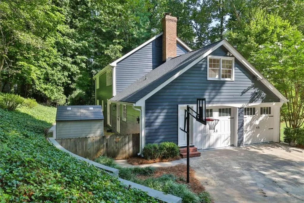 325 Hunters Glen Court Ne, Sandy Springs, Georgia 30328, 4 Bedrooms Bedrooms, ,3 BathroomsBathrooms,Residential,Sold,325 Hunters Glen Court Ne,6916098