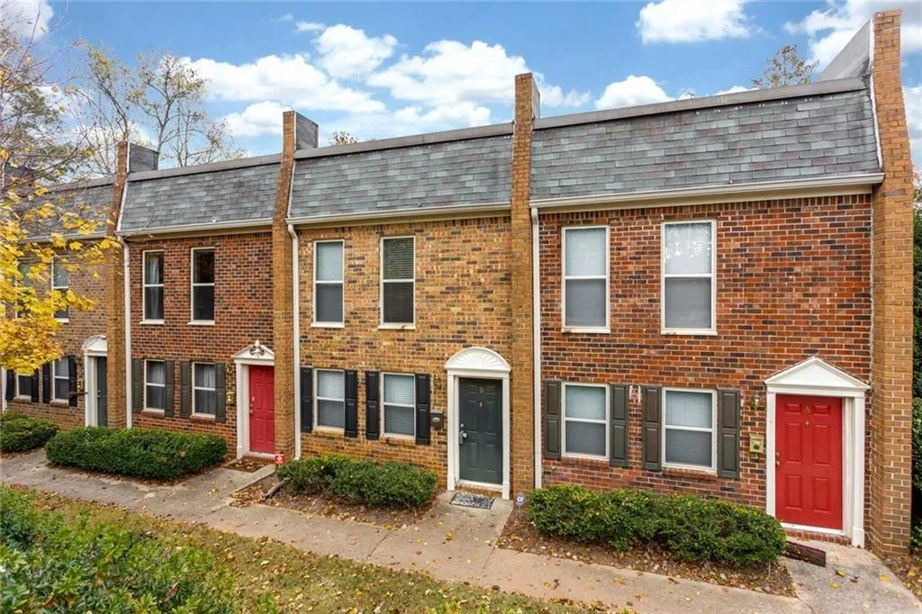 125 N River Drive Unit B, Sandy Springs, Georgia 30350, 2 Bedrooms Bedrooms, ,2 BathroomsBathrooms,Residential,Sold,125 N River Drive Unit B,6836964