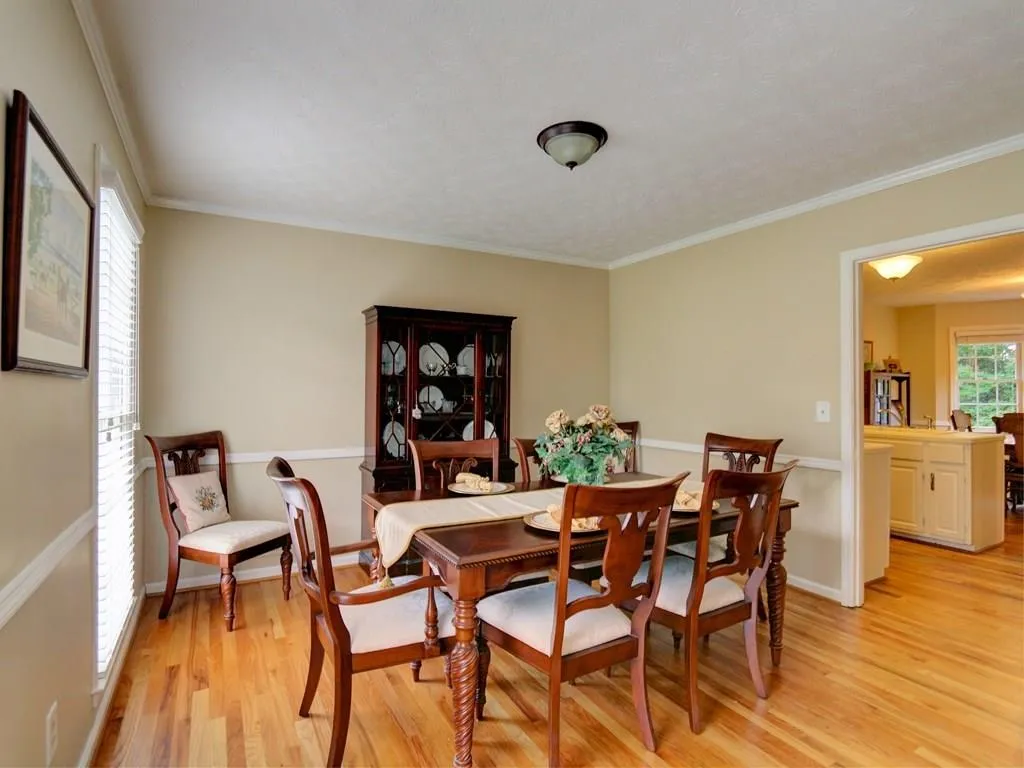 575 Wyncourtney Drive, Sandy Springs, Georgia 30328, 4 Bedrooms Bedrooms, ,2 BathroomsBathrooms,Residential,Sold,575 Wyncourtney Drive,5732575