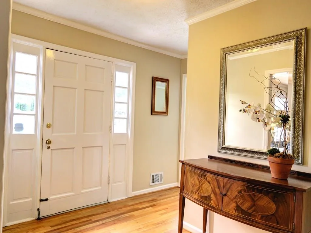 575 Wyncourtney Drive, Sandy Springs, Georgia 30328, 4 Bedrooms Bedrooms, ,2 BathroomsBathrooms,Residential,Sold,575 Wyncourtney Drive,5732575