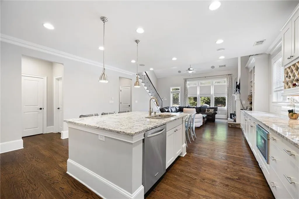 3496 Brookleigh Lane Ne, Atlanta, Georgia 30319, 4 Bedrooms Bedrooms, ,3 BathroomsBathrooms,Residential,Sold,3496 Brookleigh Lane Ne,7610216