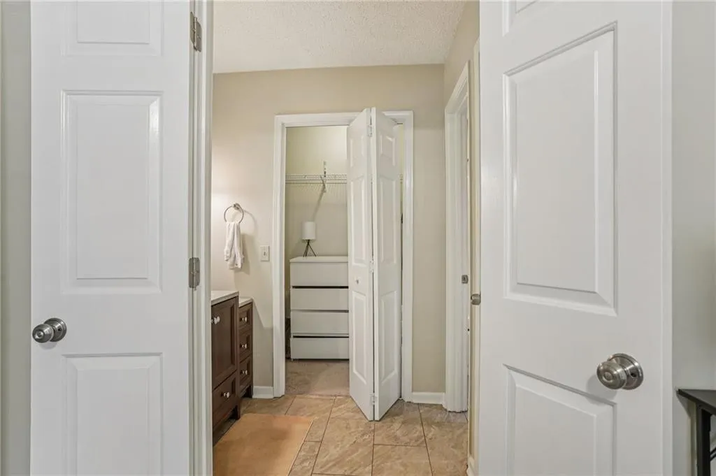 Sandy Springs, Georgia 30327, 2 Bedrooms Bedrooms, 0 ,2 BathroomsBathrooms,Residential,For Sale,7819411