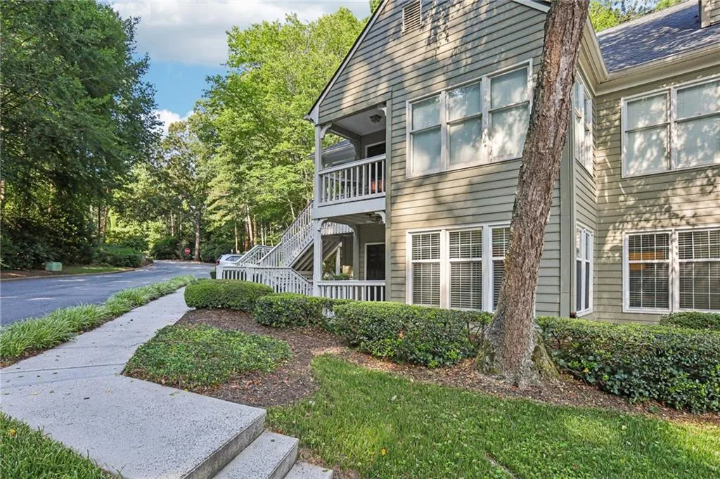 Sandy Springs, Georgia 30327, 2 Bedrooms Bedrooms, 0 ,2 BathroomsBathrooms,Residential,For Sale,7819411