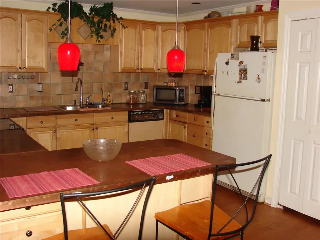 46 La Rue Place Nw, Atlanta, Georgia 30327, 2 Bedrooms Bedrooms, ,2 BathroomsBathrooms,Residential,Sold,46 La Rue Place Nw,5715406