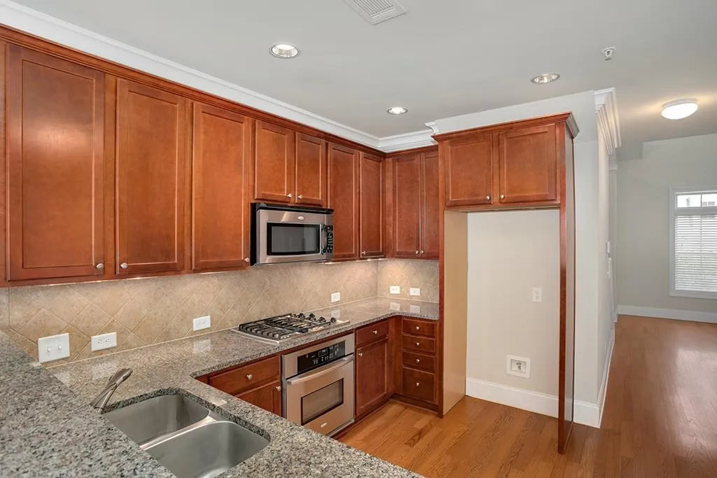 879 Perennial Drive Unit 112, Sandy Springs, Georgia 30328, 2 Bedrooms Bedrooms, ,2 BathroomsBathrooms,Residential,Sold,879 Perennial Drive Unit 112,6045405