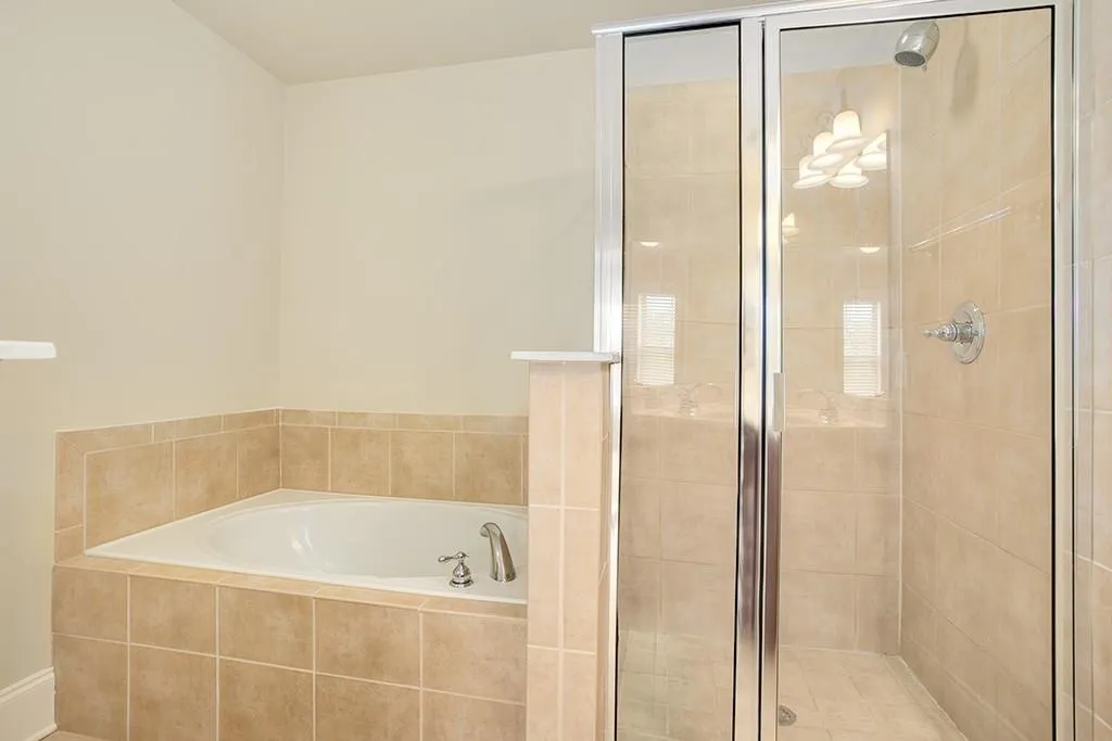 879 Perennial Drive Unit 112, Sandy Springs, Georgia 30328, 2 Bedrooms Bedrooms, ,2 BathroomsBathrooms,Residential,Sold,879 Perennial Drive Unit 112,6045405