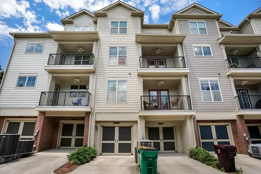 879 Perennial Drive Unit 112, Sandy Springs, Georgia 30328, 2 Bedrooms Bedrooms, ,2 BathroomsBathrooms,Residential,Sold,879 Perennial Drive Unit 112,6045405