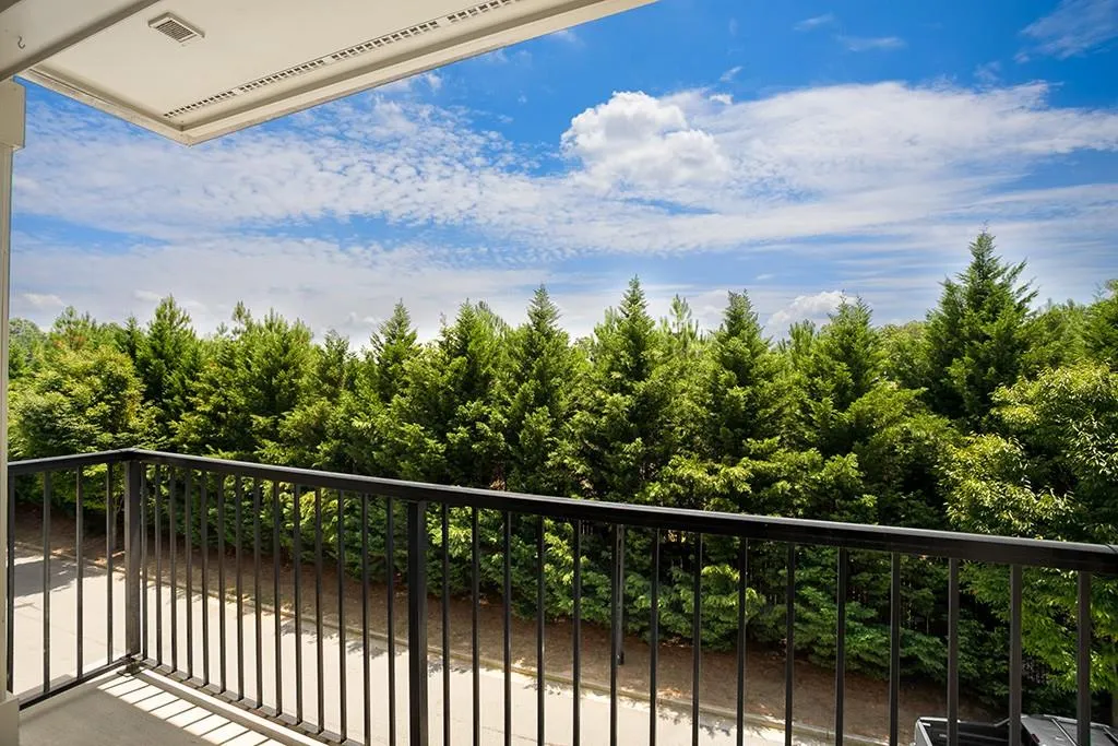 879 Perennial Drive Unit 112, Sandy Springs, Georgia 30328, 2 Bedrooms Bedrooms, ,2 BathroomsBathrooms,Residential,Sold,879 Perennial Drive Unit 112,6045405