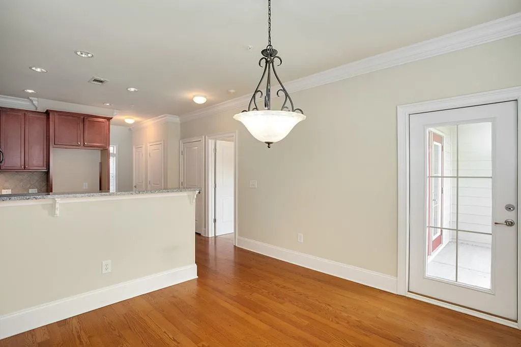 879 Perennial Drive Unit 112, Sandy Springs, Georgia 30328, 2 Bedrooms Bedrooms, ,2 BathroomsBathrooms,Residential,Sold,879 Perennial Drive Unit 112,6045405