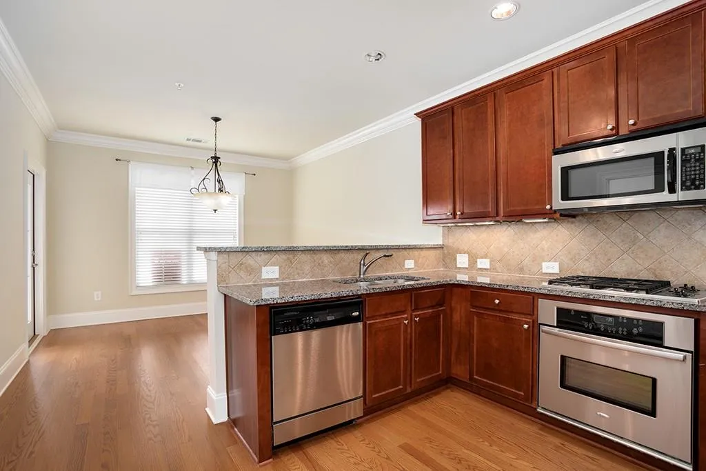 879 Perennial Drive Unit 112, Sandy Springs, Georgia 30328, 2 Bedrooms Bedrooms, ,2 BathroomsBathrooms,Residential,Sold,879 Perennial Drive Unit 112,6045405