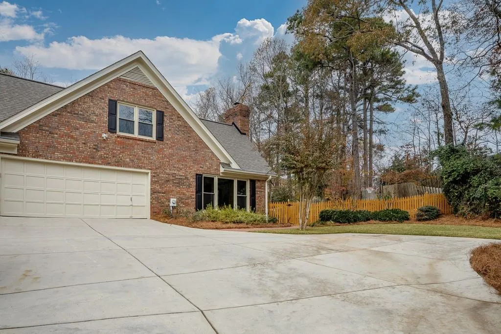 1710 Redbourne Drive, Sandy Springs, Georgia 30350, 4 Bedrooms Bedrooms, ,4 BathroomsBathrooms,Residential,Sold,1710 Redbourne Drive,6816893