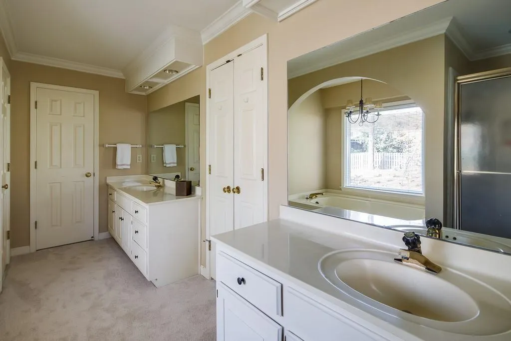 1710 Redbourne Drive, Sandy Springs, Georgia 30350, 4 Bedrooms Bedrooms, ,4 BathroomsBathrooms,Residential,Sold,1710 Redbourne Drive,6816893
